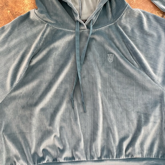 Victoria Secret velour set - Picture 8 of 8